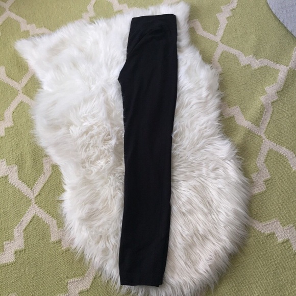 Women’s Fleece Lined Black Leggings - Picture 2 of 2